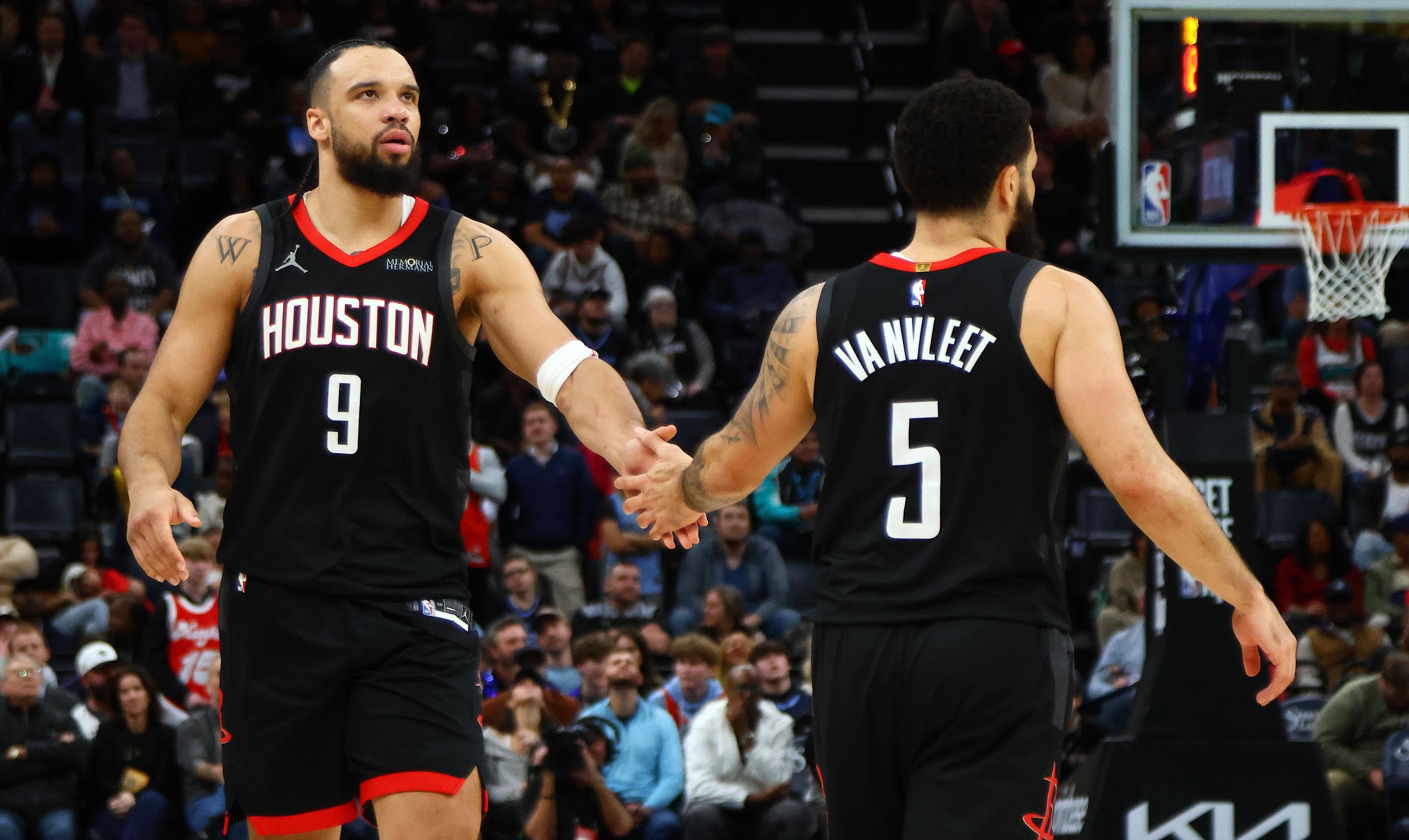 乐动体育-火箭主场大胜勇士，保罗状态回暖